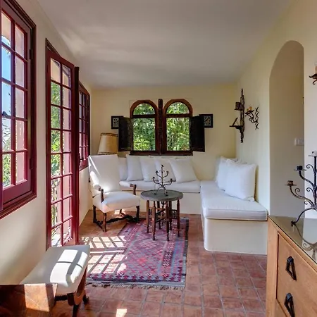 L'aumonerie - French Riviera Guest house *